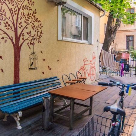 Hostel Berloga Odesa Exterior photo