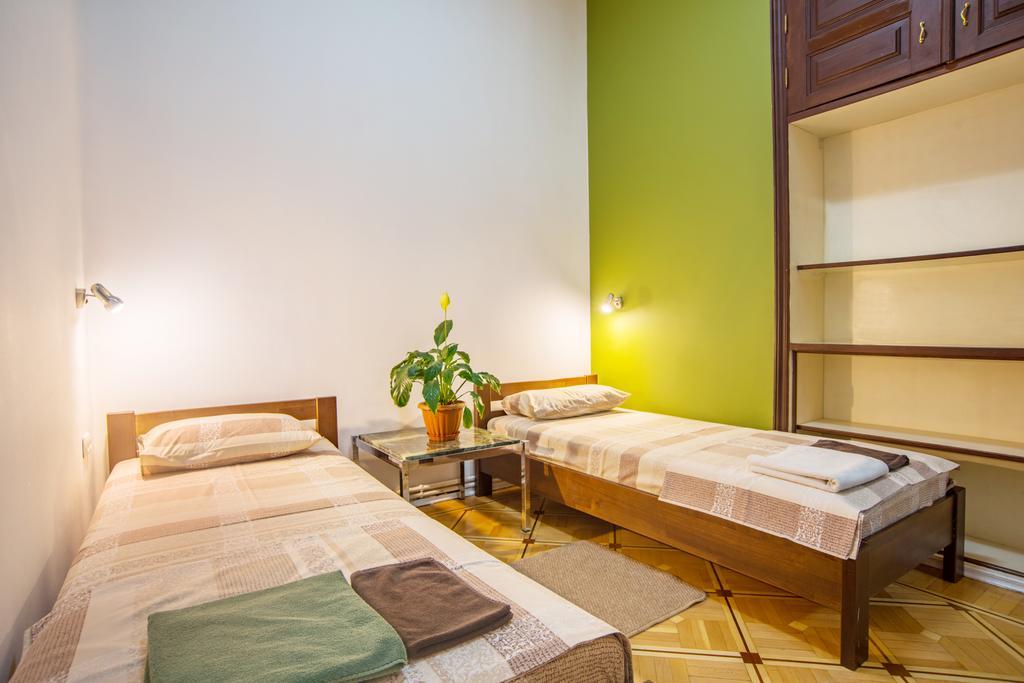 Hostel Berloga Odesa Exterior photo