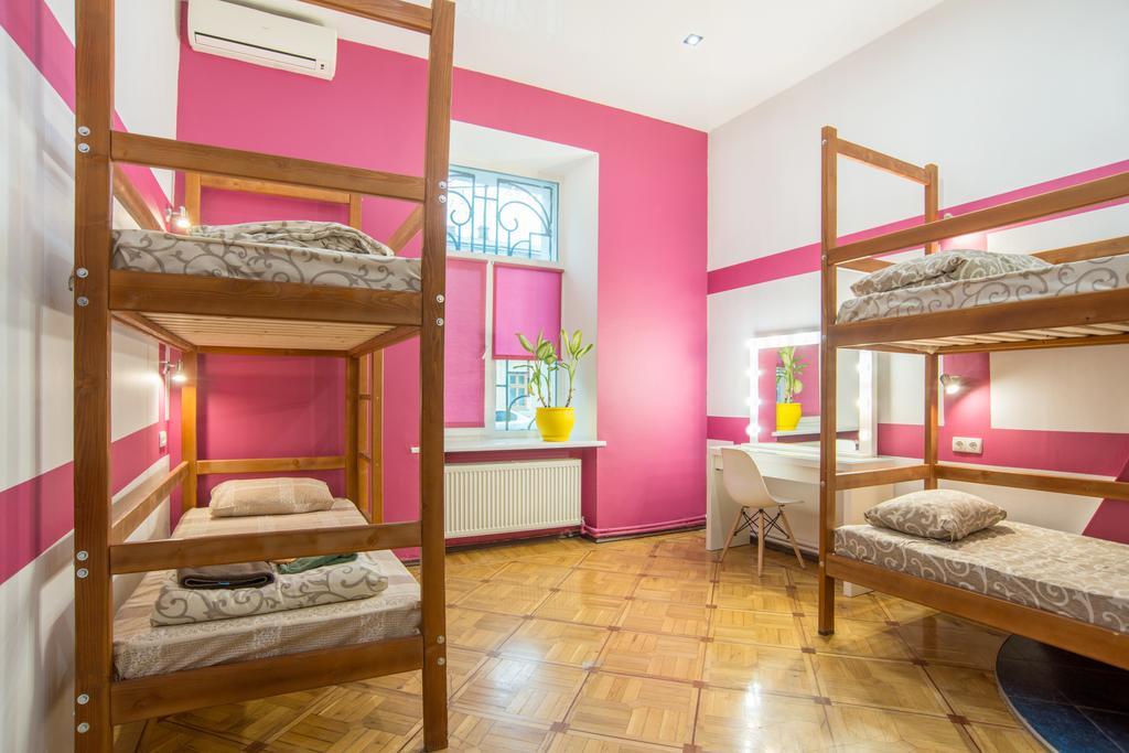 Hostel Berloga Odesa Exterior photo