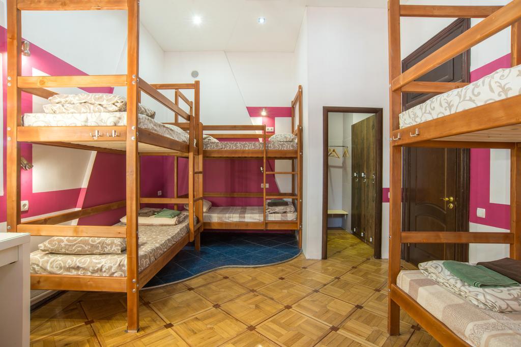 Hostel Berloga Odesa Exterior photo