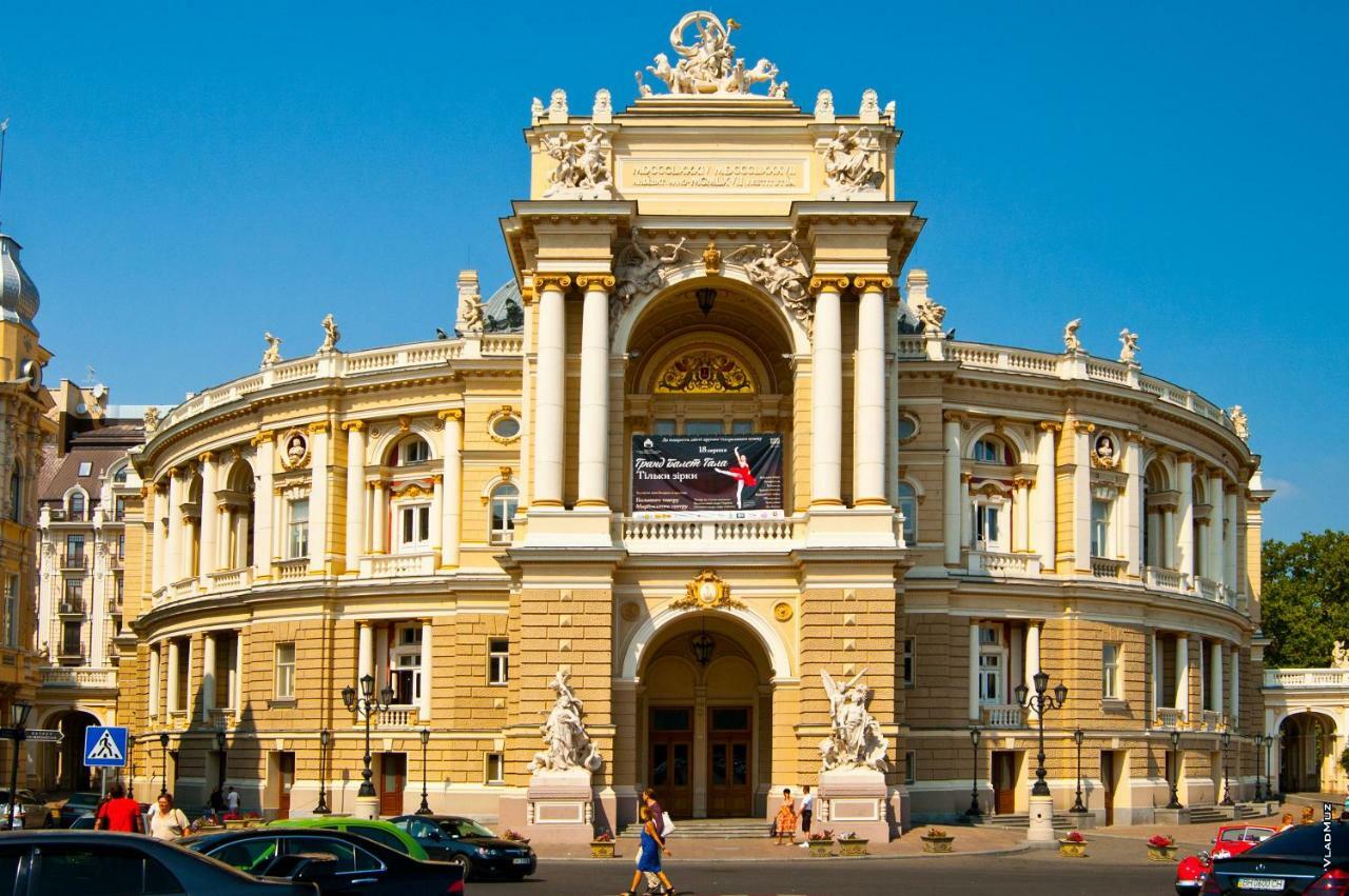 Hostel Berloga Odesa Exterior photo