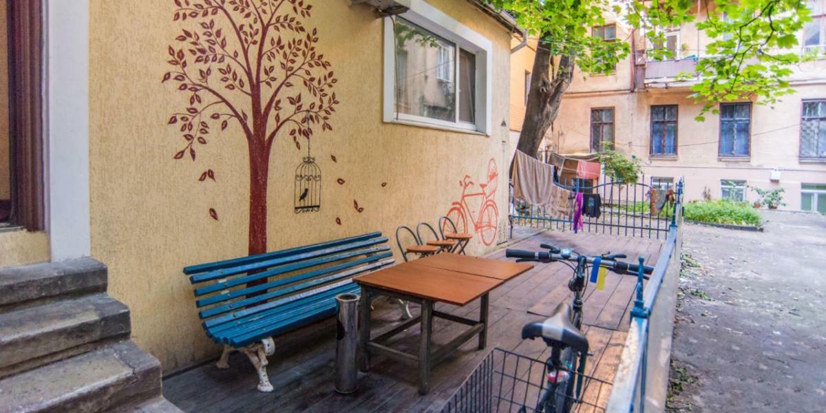 Hostel Berloga Odesa Exterior photo